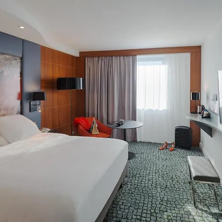 Mercure Centre Compans 4*