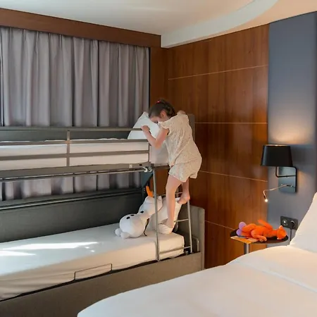 Mercure Centre Compans Szálloda