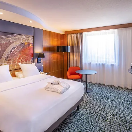 Mercure Centre Compans